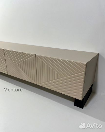 Тумба тв Bravo с тест-драйвом (на опорах)