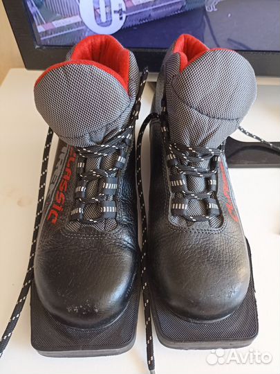 Лыжные ботинки классические 35 р