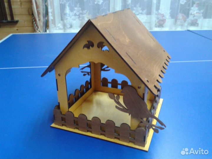 Кормушка для птиц 