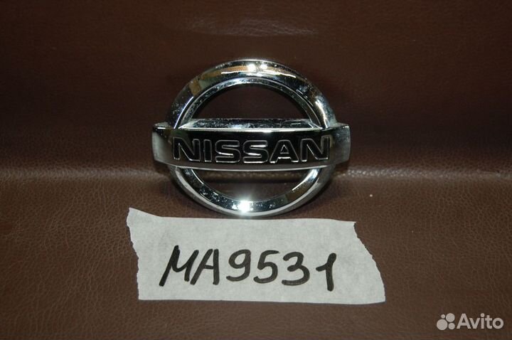 Эмблема двери багажника - Nissan Note (2005-13гг)