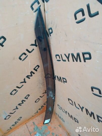 Ветровик передний левый Toyota Aqua NHP10 1NZ-FXE