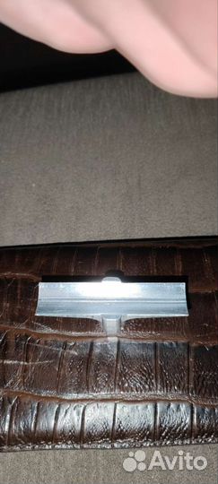 Крепёжная планка, лапка безынерционной катушки