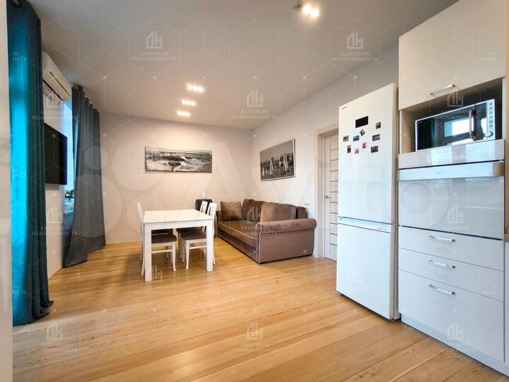 3-к. квартира, 130 м², 3/9 эт.