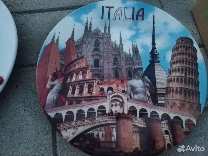 Сувенирные тарелки разных стран