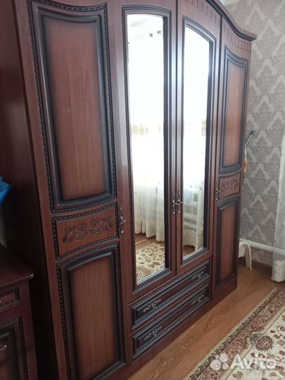 Спальный гарнитур