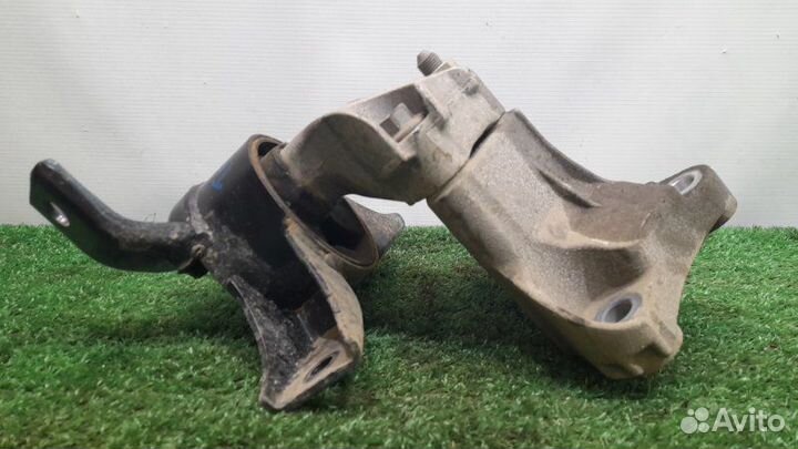 Верхняя опора двигателя передняя левая Chery