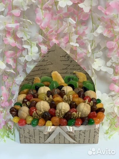 Букеты из сухофруктов и орехов