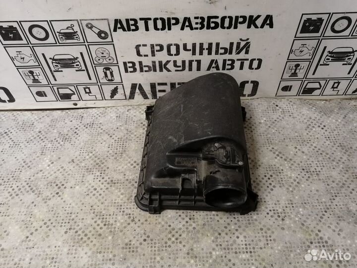 Расходомер воздуха Toyota Land Cruiser (150) -Prad