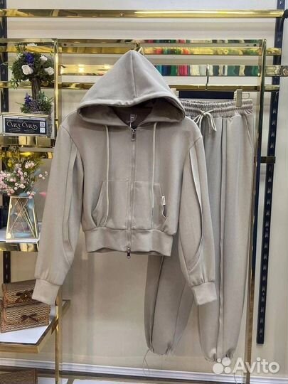 Спортивный женский костюм зип-худи и джогеры