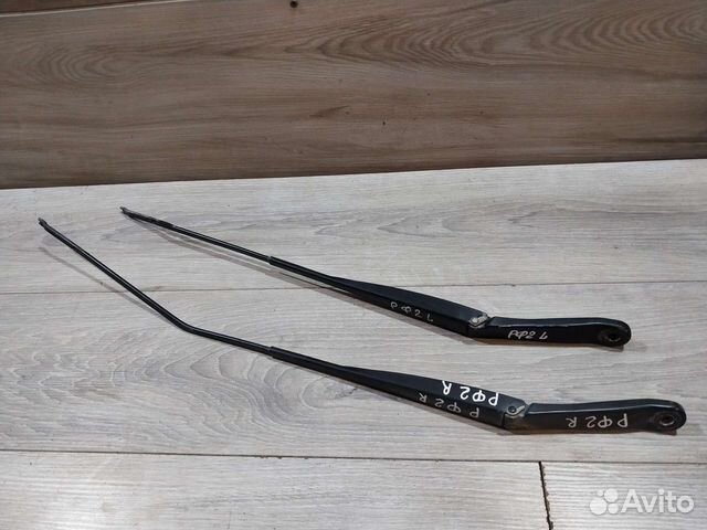 Поводок дворника Renault Megan 3 Fluence