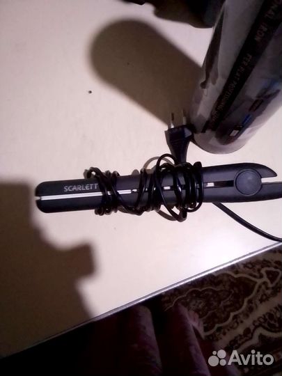 Выпрямитель для волос новый