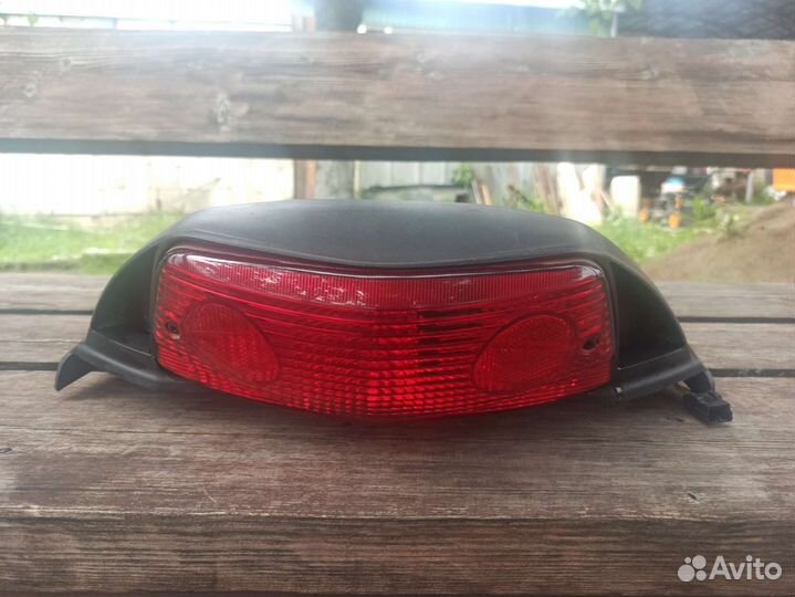 Задний фонарь в сборе и крышка туннеля Ski-doo