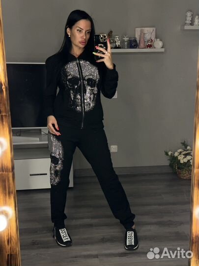 Костюм спортивный