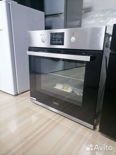 Духовой шкаф встраиваемый новый Zanussi серый