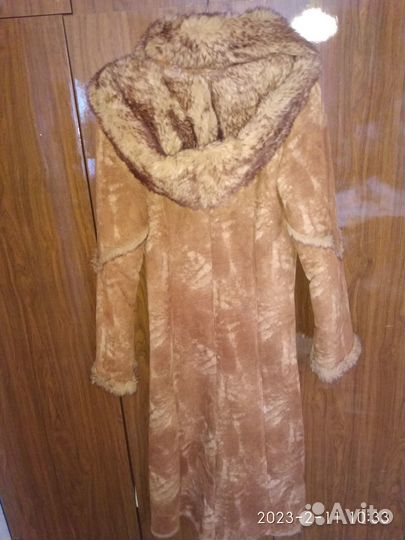 Дубленка женская с капюшоном