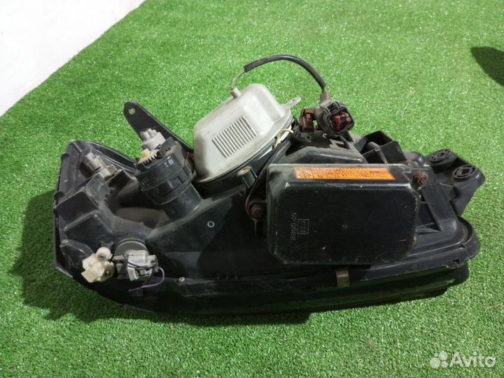 Фара ксеноновая передняя правая Subaru Legacy BE