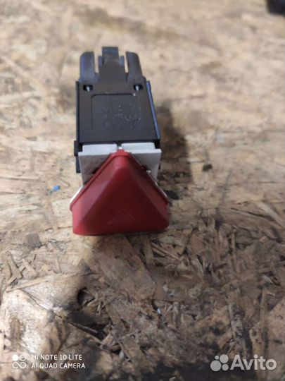 Кнопка аварийной сигнализации джетта 5 гольф5