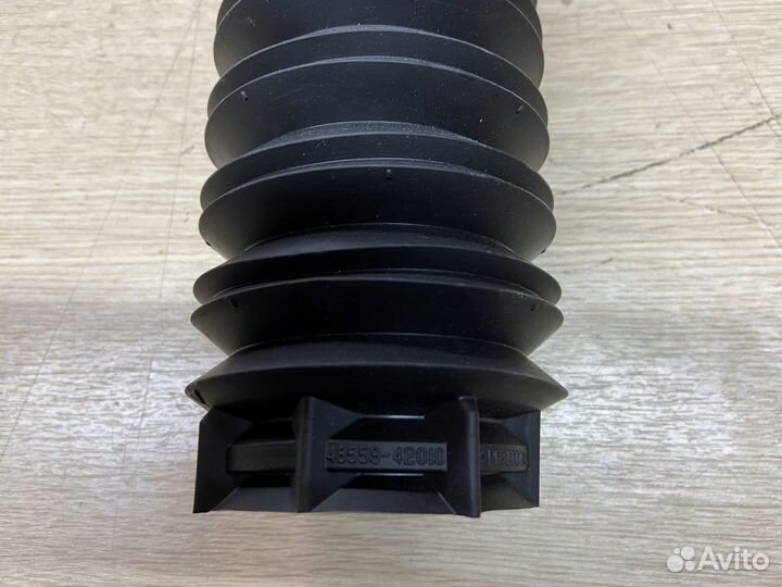 Пыльник переднего амортизатора Toyota Rav4 XA50