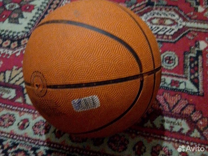 Баскетбольный мяч