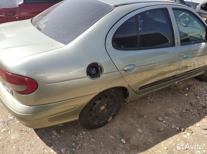 Дверь передняя левая Рено Меган 1 2003год