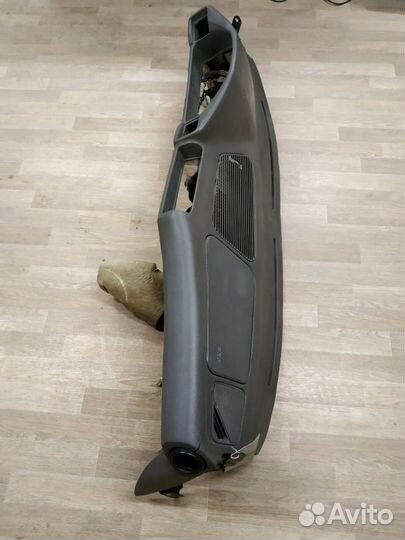 Торпедо BMW 5 Series E34 серого цвета