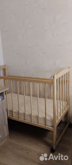 Детская кроватка