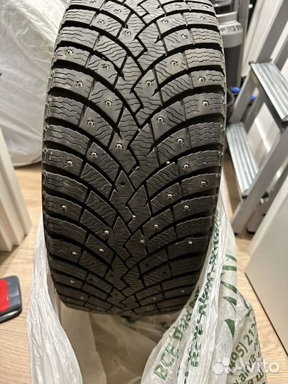 Pirelli Ice Zero 2 225/50 R17 98T