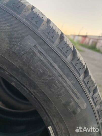 Pirelli Ice Zero 235/55 R19