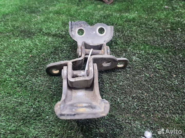 Петля двери передняя левая Lifan X60