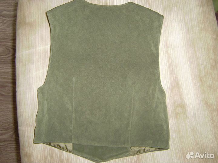 Жилетка на мальчика р.104-110