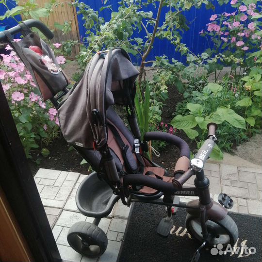 Прогулочная коляска