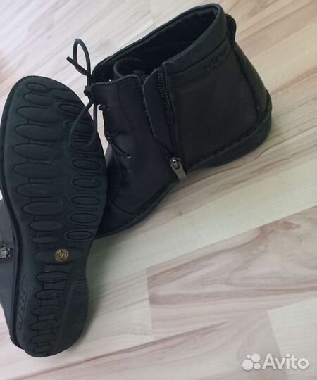 Ботинки женские 36 размер новые кожа