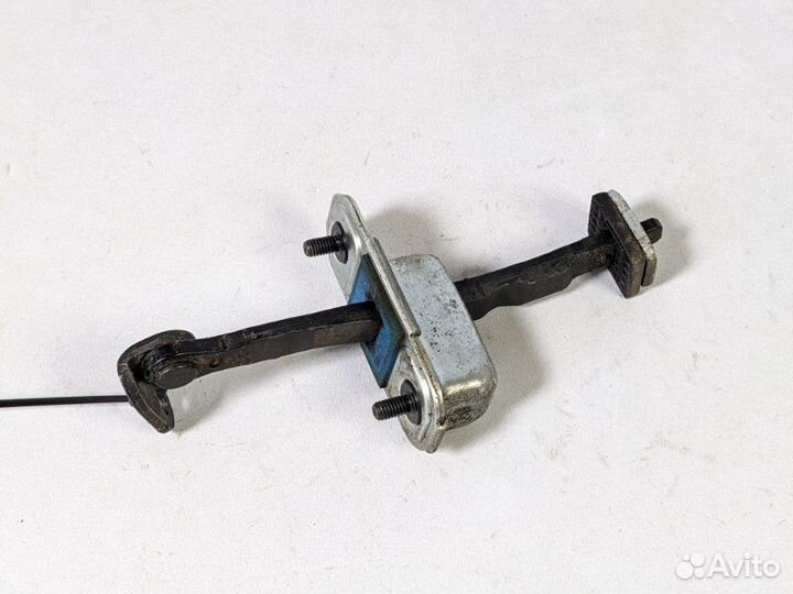 Ограничитель двери передний правый Hyundai Ix35