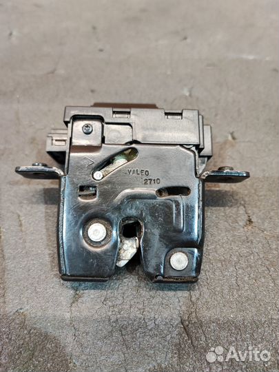 Замок крышки багажника Nissan Qashqai j10 рест