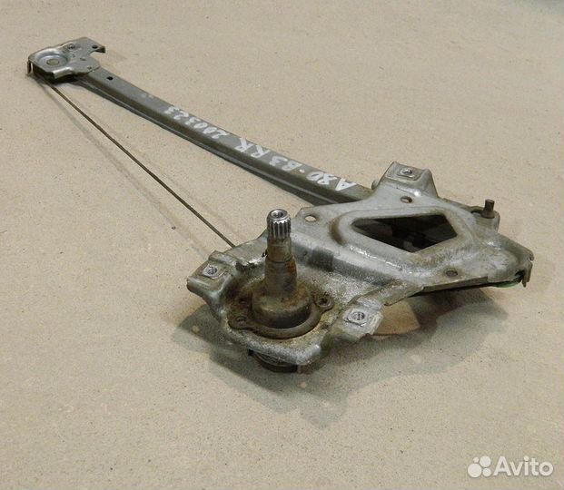 Стеклоподъемник задний правый Audi 80 B3
