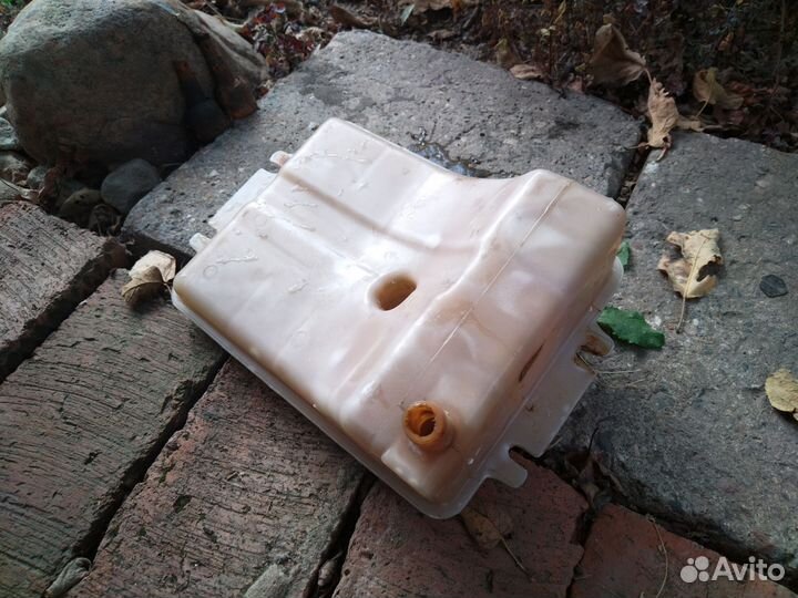 Расширительный бачок газ 31105