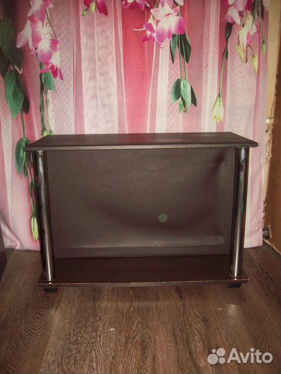 Столик придиванный. (тумба)