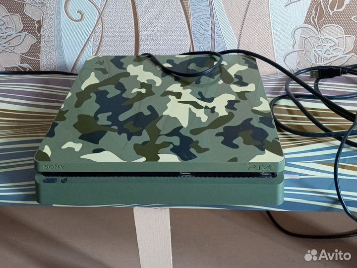 Игровая приставка ps4 slim