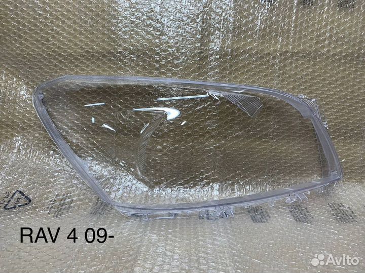 Стекло фары Toyota RAV4