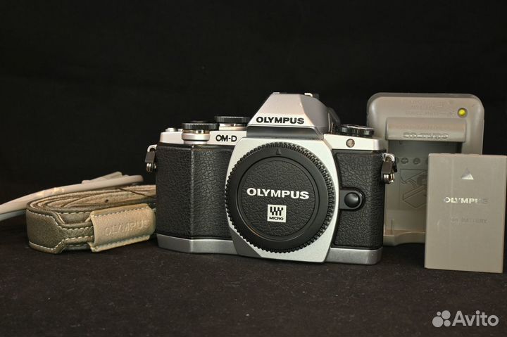 Olympus OM-D E-M10 body пробег 5600