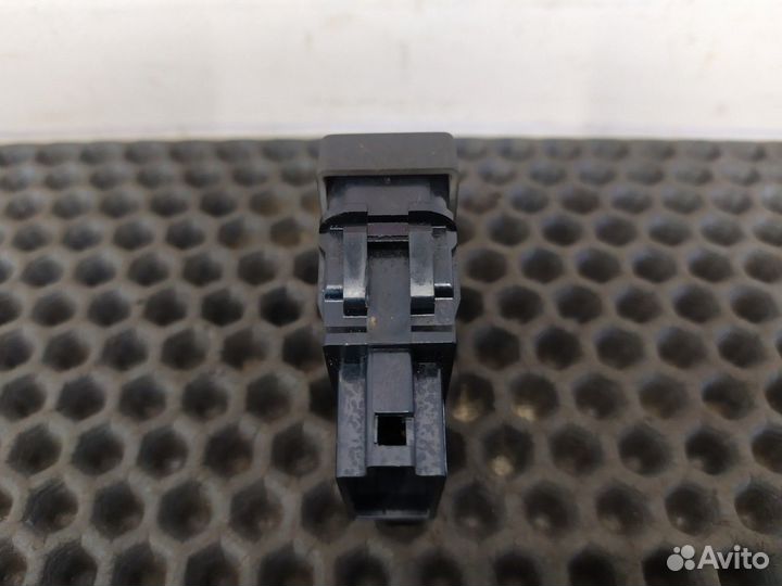 81255030321 Кнопка многофункциональная Man TGX