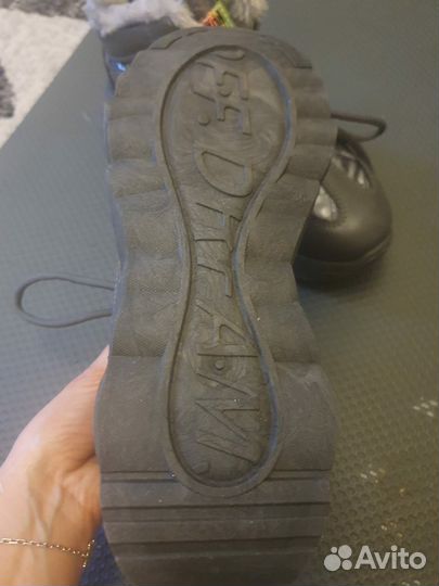 Ботинки/кроссовки новые на девочку/девушку