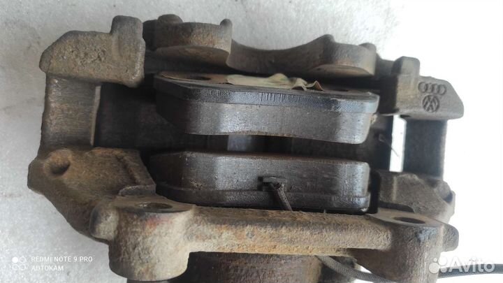 Суппорт передний правый Volkswagen Passat B5