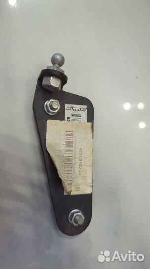 Крепление упора капота приора