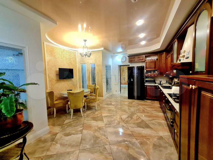 3-к. квартира, 185 м², 5/7 эт.