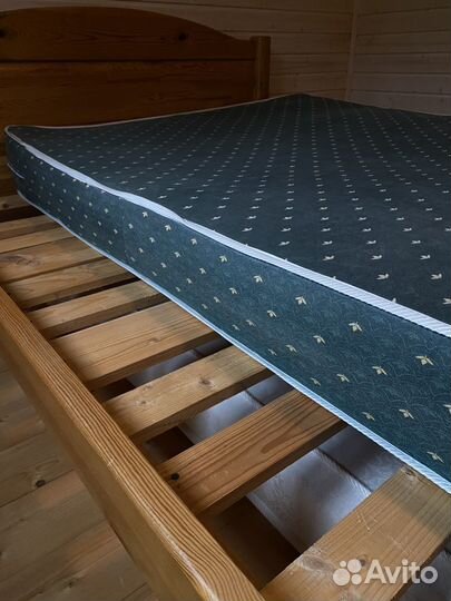 Кровать двухспальная из массива