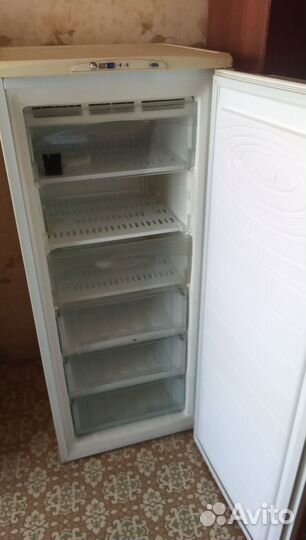 Продам морозильную камеру
