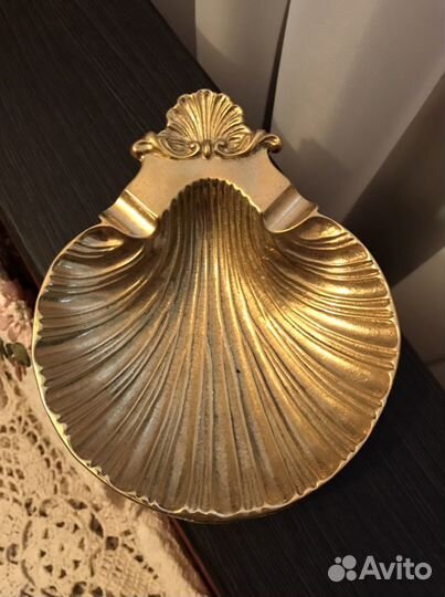 Латунное блюдце, пепельница в виде ракушки