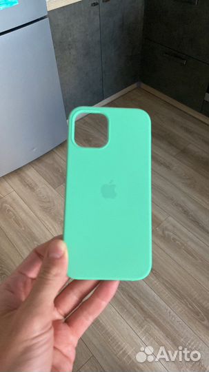 Чехол на iPhone 12