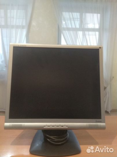 Монитор 19 дюймов